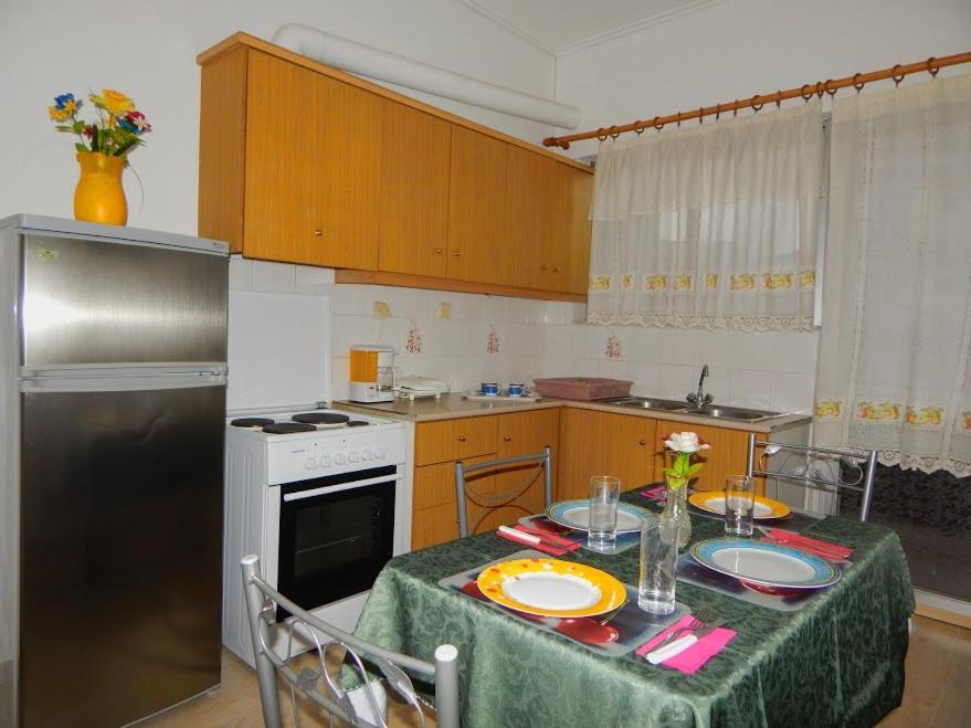 Cozy Apartment For 2-5 People-Center Tripoli 1 Bagian luar foto